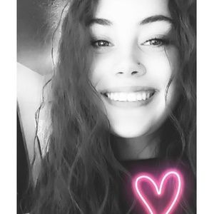 Meet your Posher, Brooque